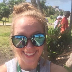 Meet your Posher, Emily