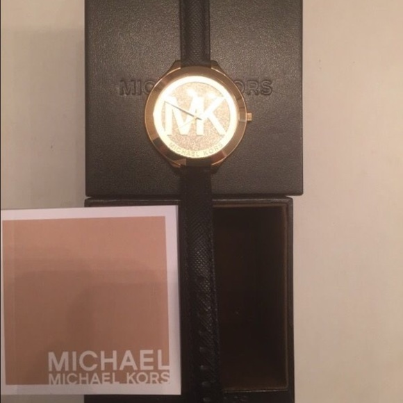 MK watch main image 2