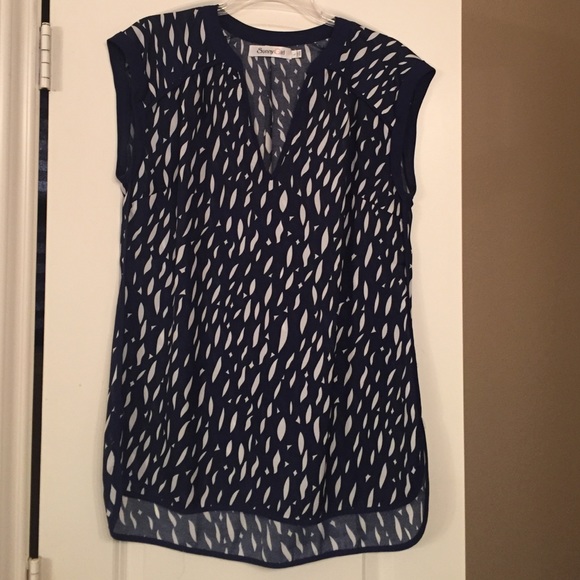 Navy pullover top