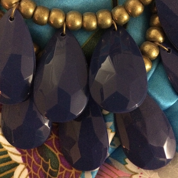 Necklace - Picture 2 of 3