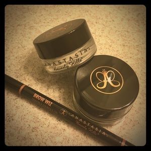 Anastasia Dipbrow Pomade
