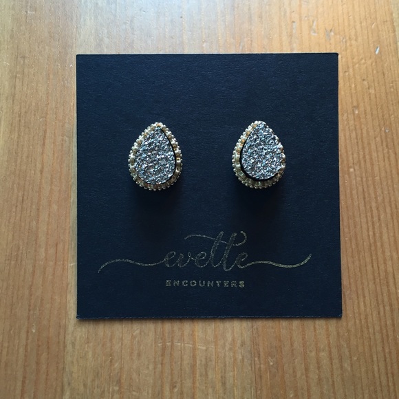 | LAST! | ANTHRACITE DROP STUDS | - Picture 2 of 3