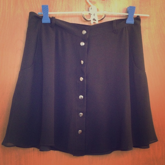 Club Monaco flirty mini skirt