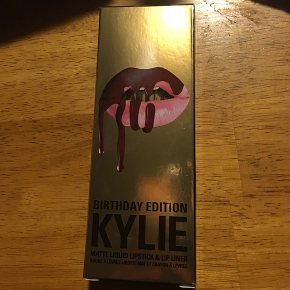 Kylie Jenner Leo lip kit