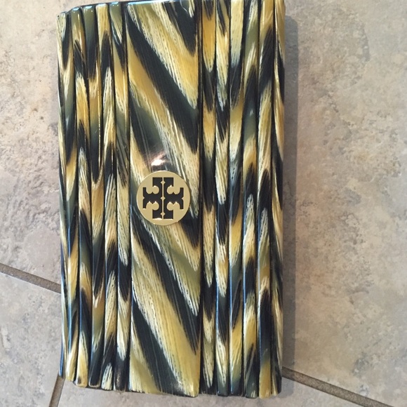 Authentic Tory  burch clutch