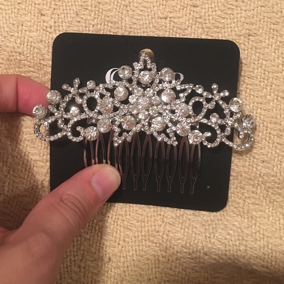 Rhinestone Flower Bridal Hair Comb - Picture 2 of 3