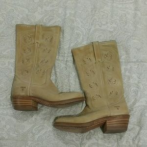 Frye cowgirl boots size7
