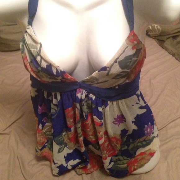 Floral print blouse