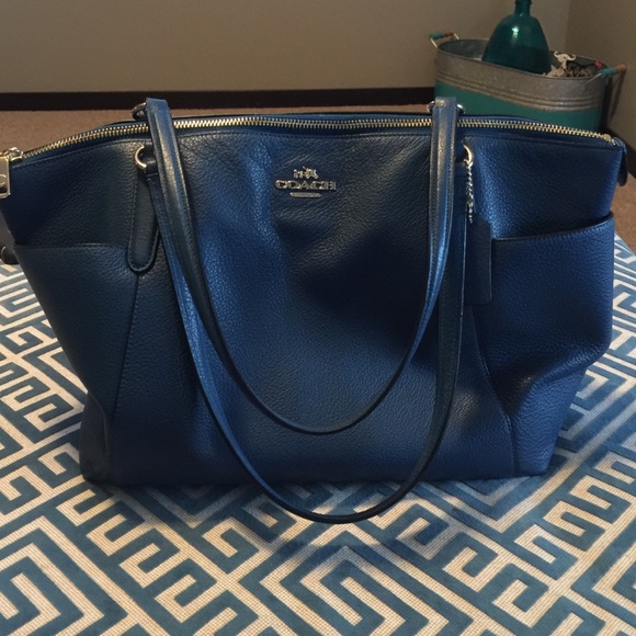 Royal blue coach handbag. Beautiful authentic bag