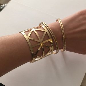 Geometric gold cuff!! Adjustable