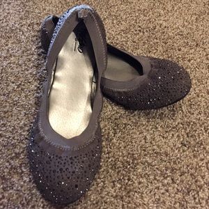 SALE🎉 pretty gray flats