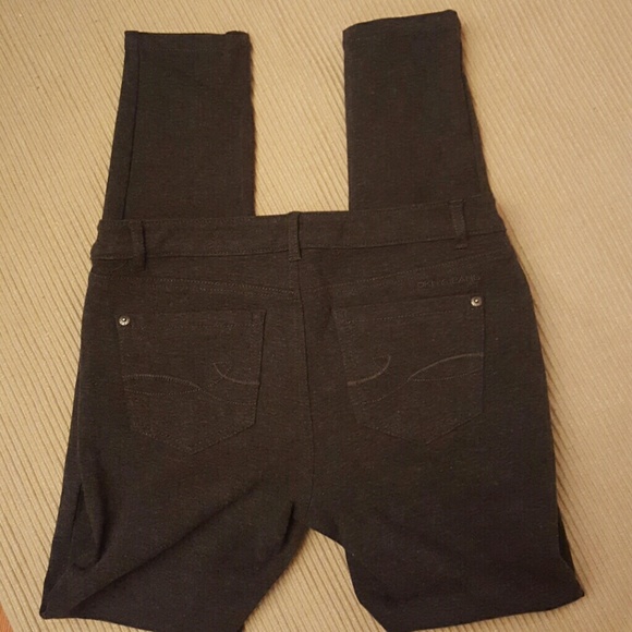 DKNY stretch jeans - Picture 3 of 3