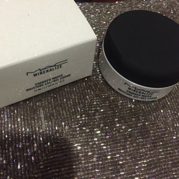 MAC MINERALIZE CHARGED WATER ✨BRAND NEW✨