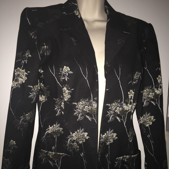 Dana Buchman Jackets & Blazers - 🎉SALE! Black Floral Dana Buchman Blazer