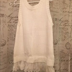 Sleeveless white Sweater