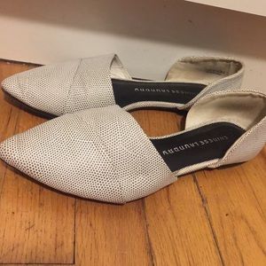 Chinese Laundry Z Ease Off