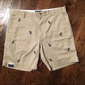 Khaki shorts w/embroidered pineapples 😊