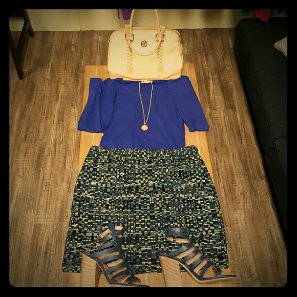 Selling full outfit or pieces within the outfit.