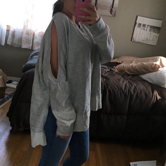 🔥ONE LEFT🔥 ELAN Slit Sweater - Picture 3 of 4