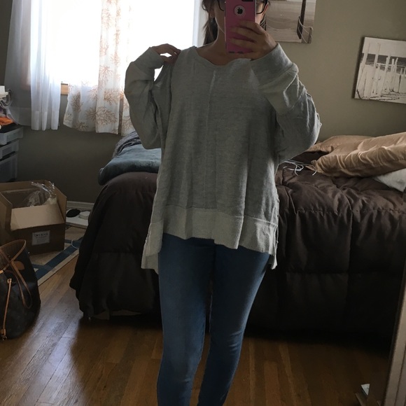 🔥ONE LEFT🔥 ELAN Slit Sweater - Picture 4 of 4