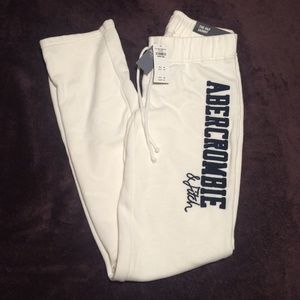 The A&F skinny sweat pant