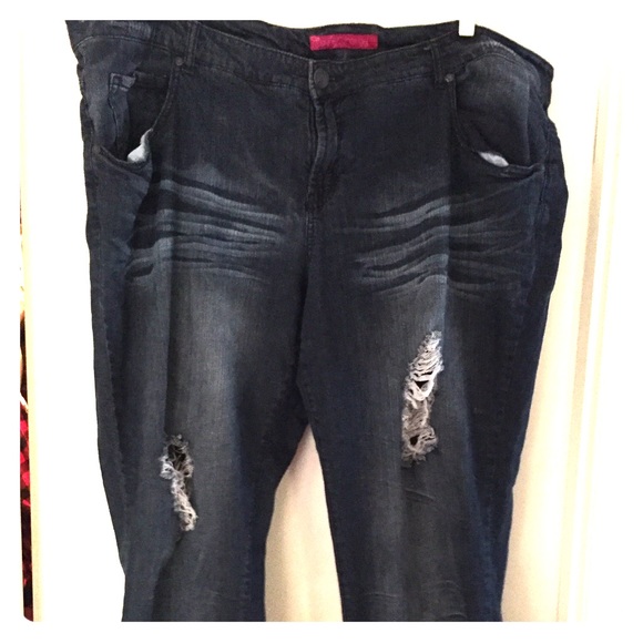 Pure Energy Distressed Jeans