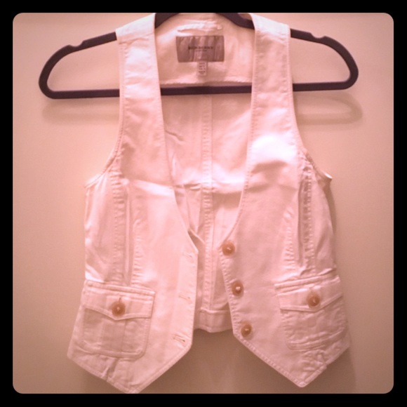 Burberry White Vest - US 4, UK6