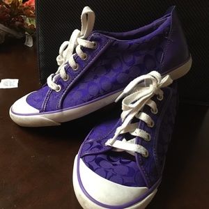 Cute coach shoes!!