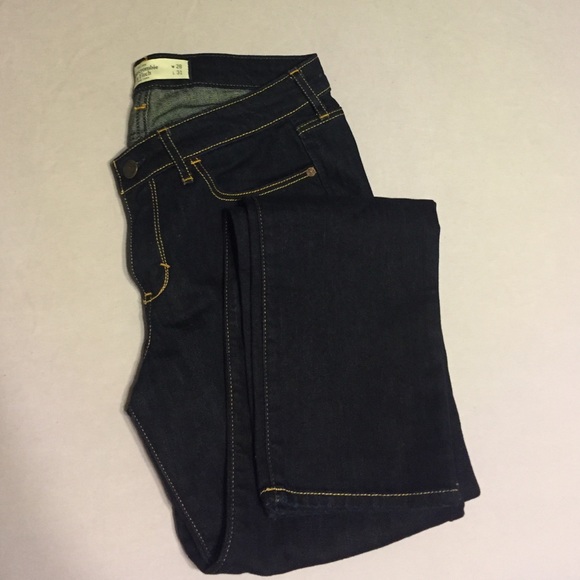 Abercrombie dark wash skinny jean size 6S