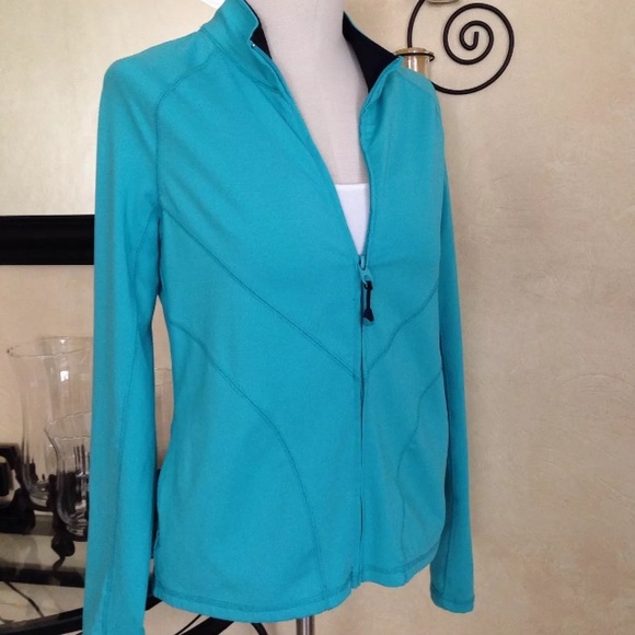 LOOK👀HOLIDAY SALE‼️In Motion Sweat Jacket Size XS