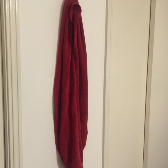 Red Infinity Scarf - Picture 1 of 2