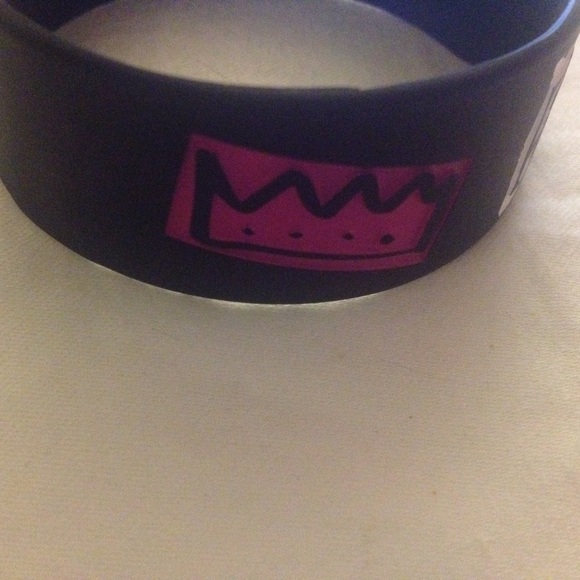 5 Seconds of Summer (5SOS) Rubber Bracelet - Picture 3 of 3