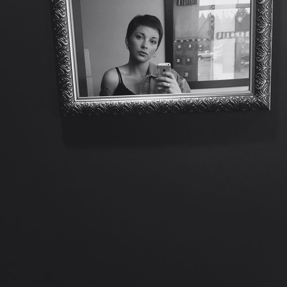 Meet your Posher, Brielle - Picture 1 of 1