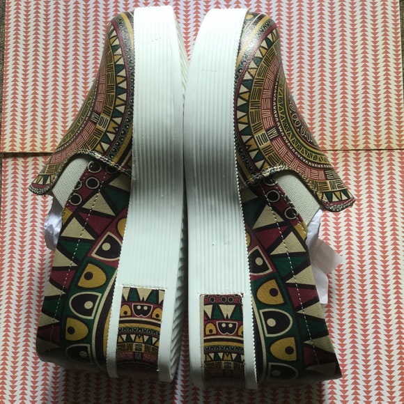 HP🎉ORIENTALIST TAPESTRY PLATFORMS - Picture 2 of 3