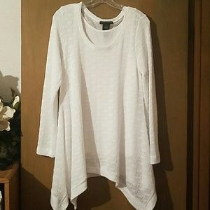 Pretty white layered look tunic sz L