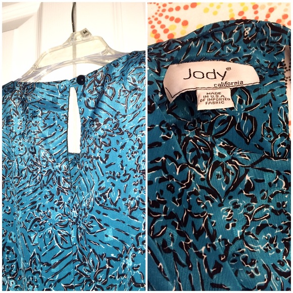 🎉HP 10/5🎉VINTAGE Printed Peplum Faux Wrap Dress - Picture 2 of 4