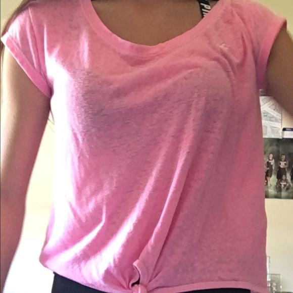 Cropped pink top