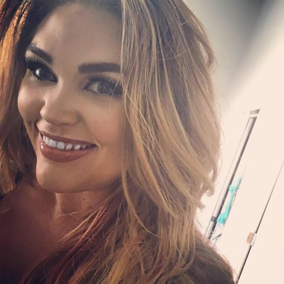 Meet your Posher, Jessica - Picture 1 of 1