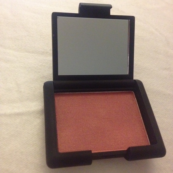 NARS Cosmetics Blush in "GOULUE" - Picture 2 of 3
