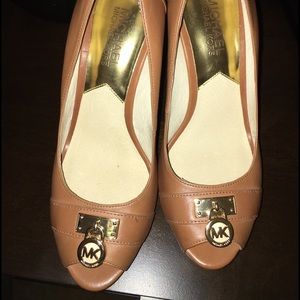 NEW Michael Kors Wedge heels Sz 6.5
