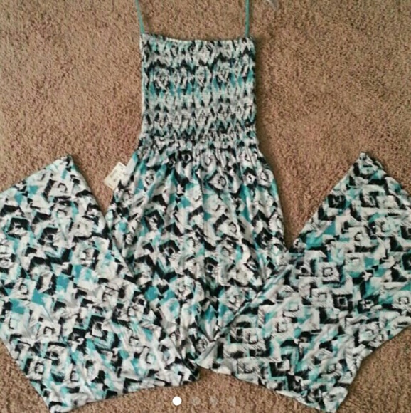 NWT Aeropostale strapless Romper