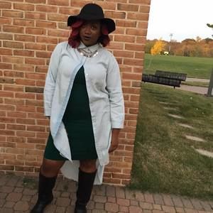 Meet your Posher, Danielle