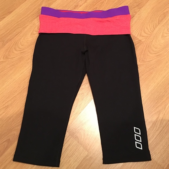 Lorna Jane capris - Picture 1 of 4