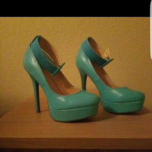 High heels shoes