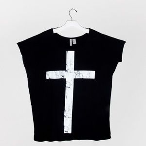 H&M DIVIDED Oversized Cross Tee