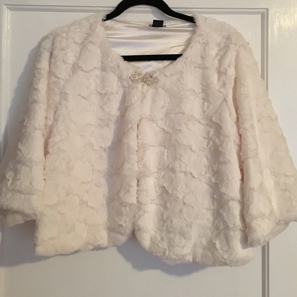 Bolero/wrap/cape