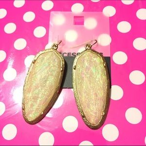 Kendra Scott Lookalike Earrings in Iridescent Opal