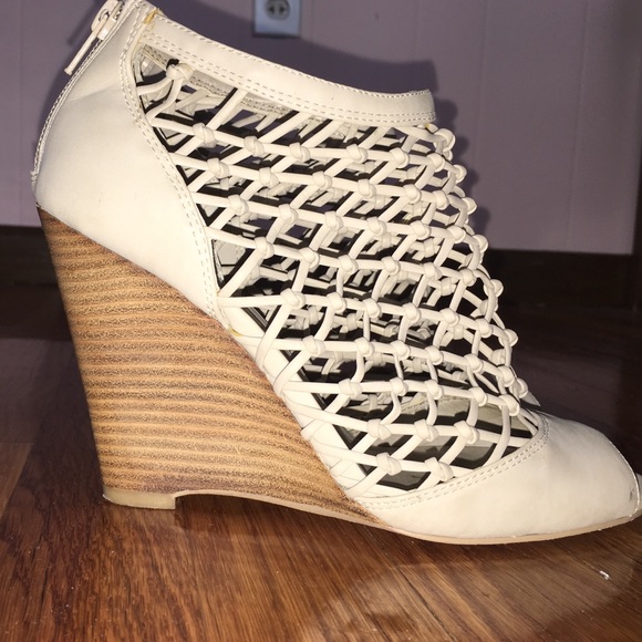 Stunning shoes, nude leather , wooden wedge - Picture 1 of 4