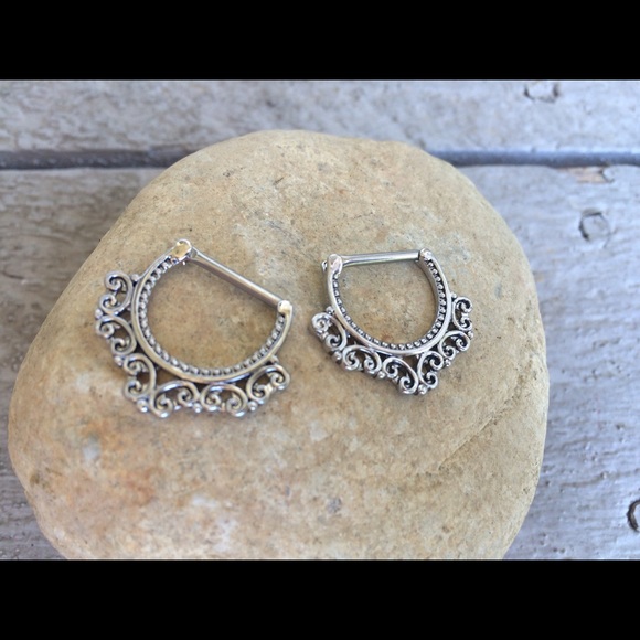 SALE! 14g Filigree Nipple Bar Clickers