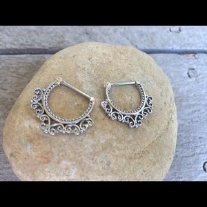 SALE! 14g Filigree Nipple Bar Clickers